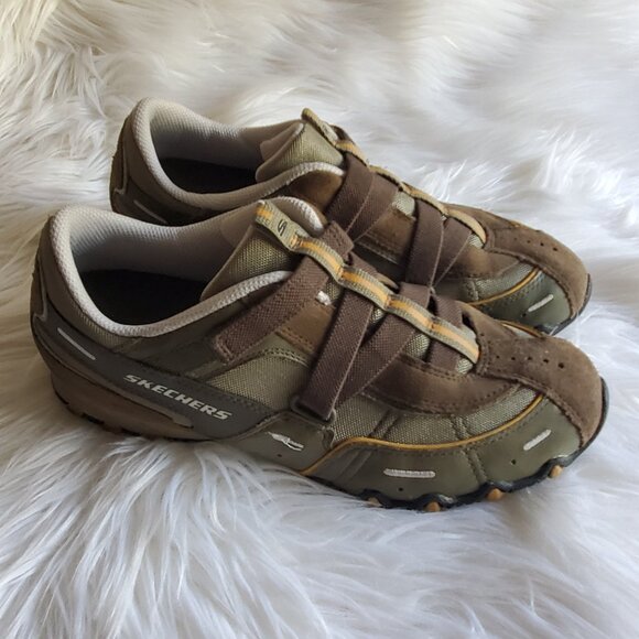 Skechers Olive Women's Strap & Loop Biker Flat Sneaker  SZ 8.5 - Picture 1 of 13